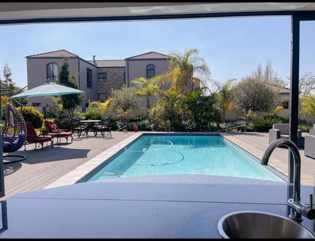 7 BEDROOM HOUSE FOR SALE IN MIDSTREAM HILL